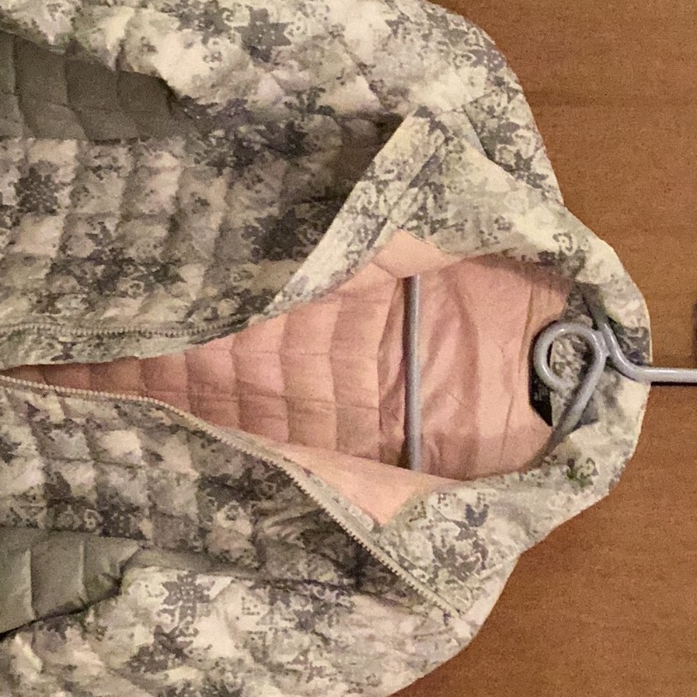 Girls North face thermoball coat